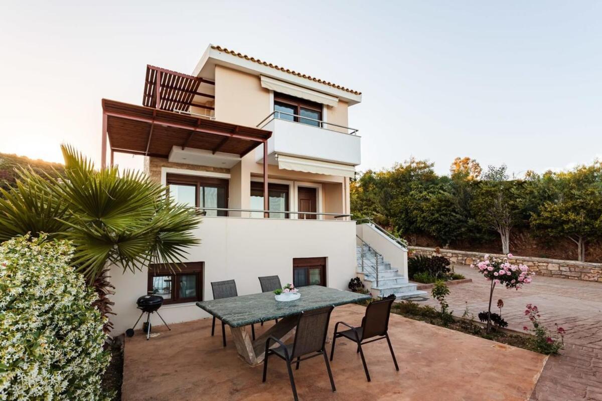 Villa Armonia - Beachfront Majestic Retreat Petalídhion 외부 사진