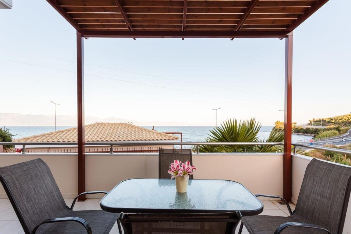 Villa Armonia - Beachfront Majestic Retreat Petalídhion 외부 사진