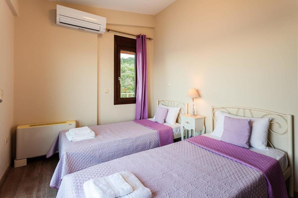 Villa Armonia - Beachfront Majestic Retreat Petalídhion 외부 사진