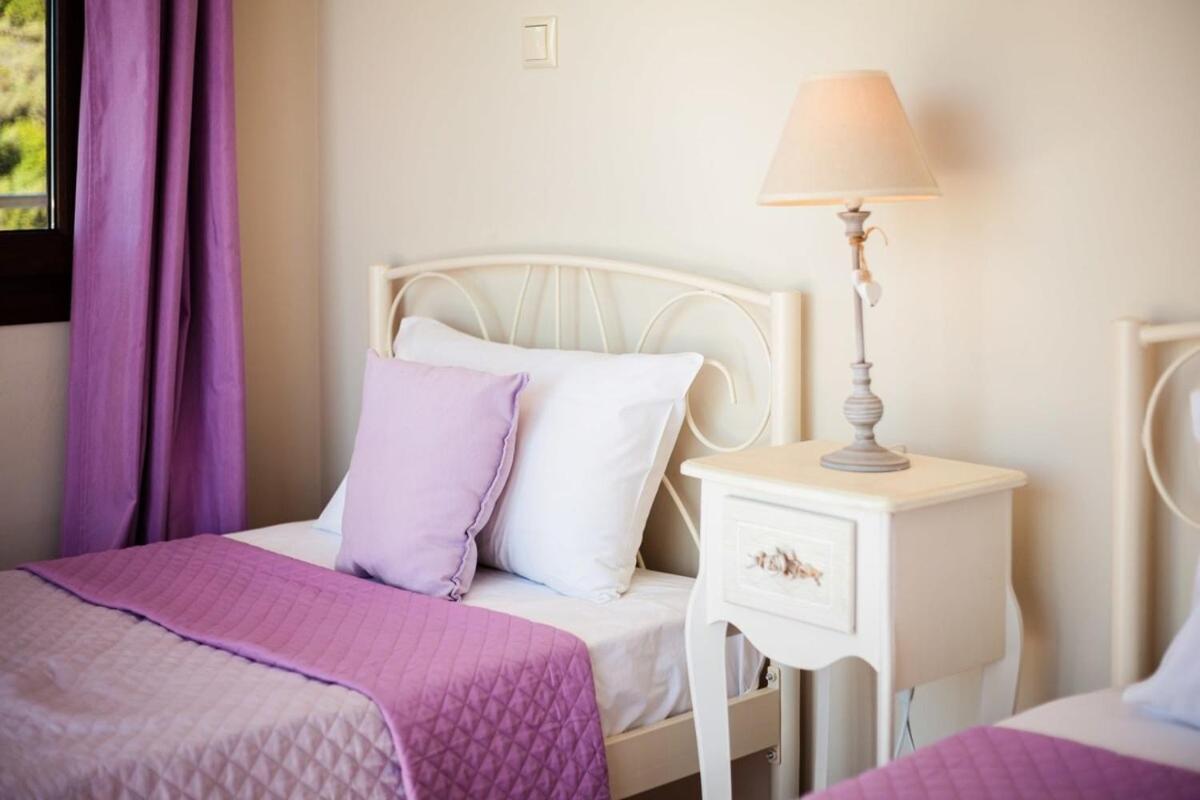 Villa Armonia - Beachfront Majestic Retreat Petalídhion 외부 사진