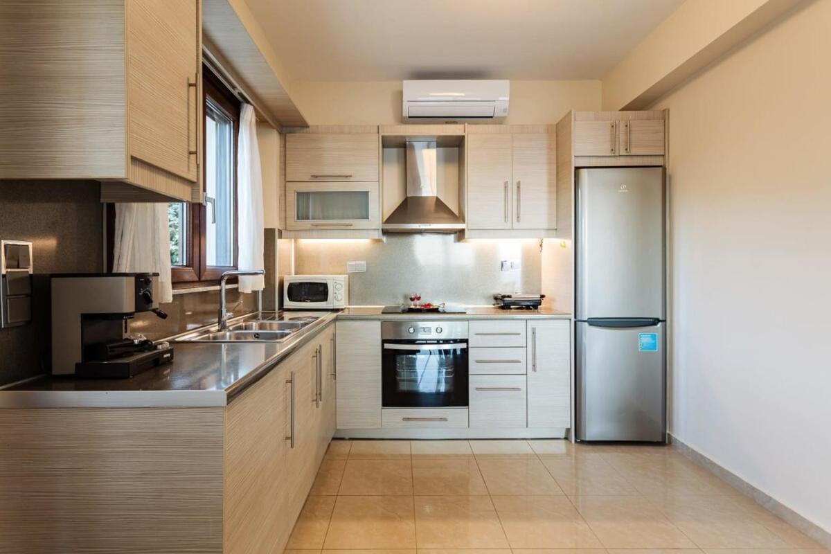 Villa Armonia - Beachfront Majestic Retreat Petalídhion 외부 사진