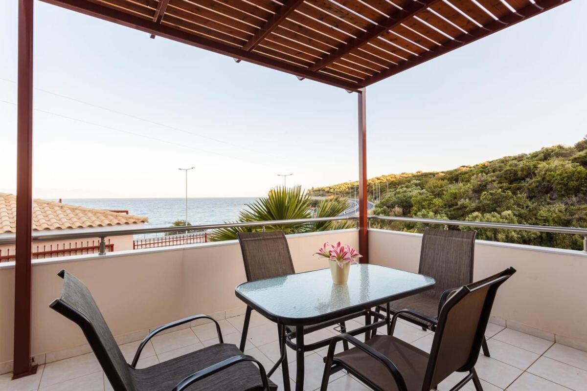 Villa Armonia - Beachfront Majestic Retreat Petalídhion 외부 사진