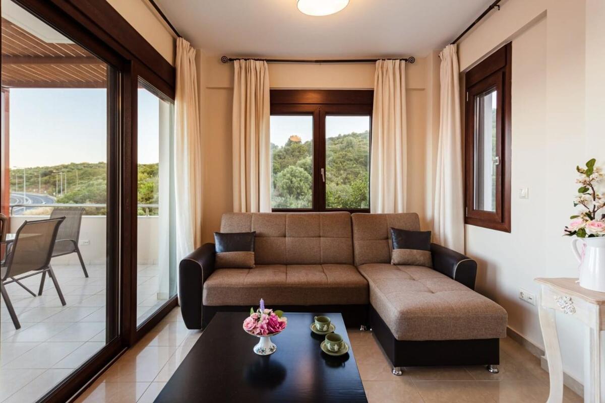 Villa Armonia - Beachfront Majestic Retreat Petalídhion 외부 사진