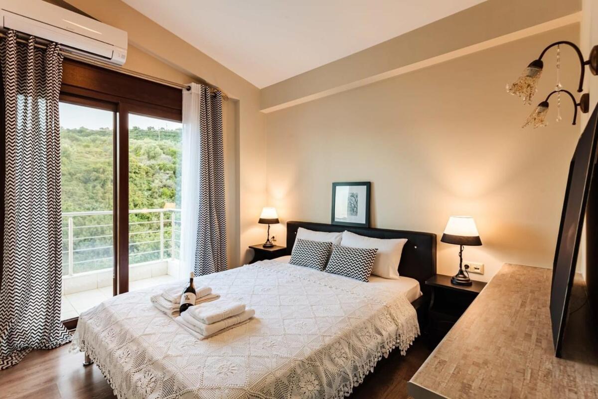 Villa Armonia - Beachfront Majestic Retreat Petalídhion 외부 사진