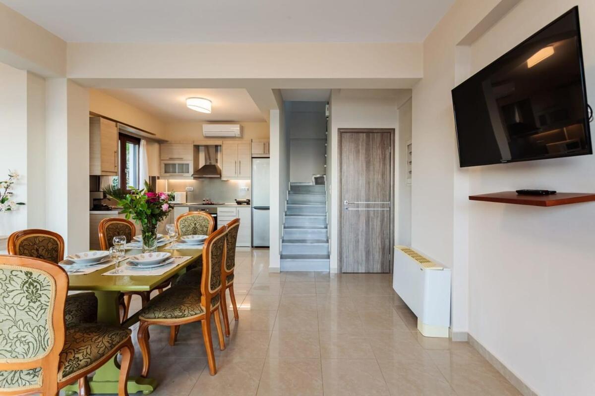 Villa Armonia - Beachfront Majestic Retreat Petalídhion 외부 사진