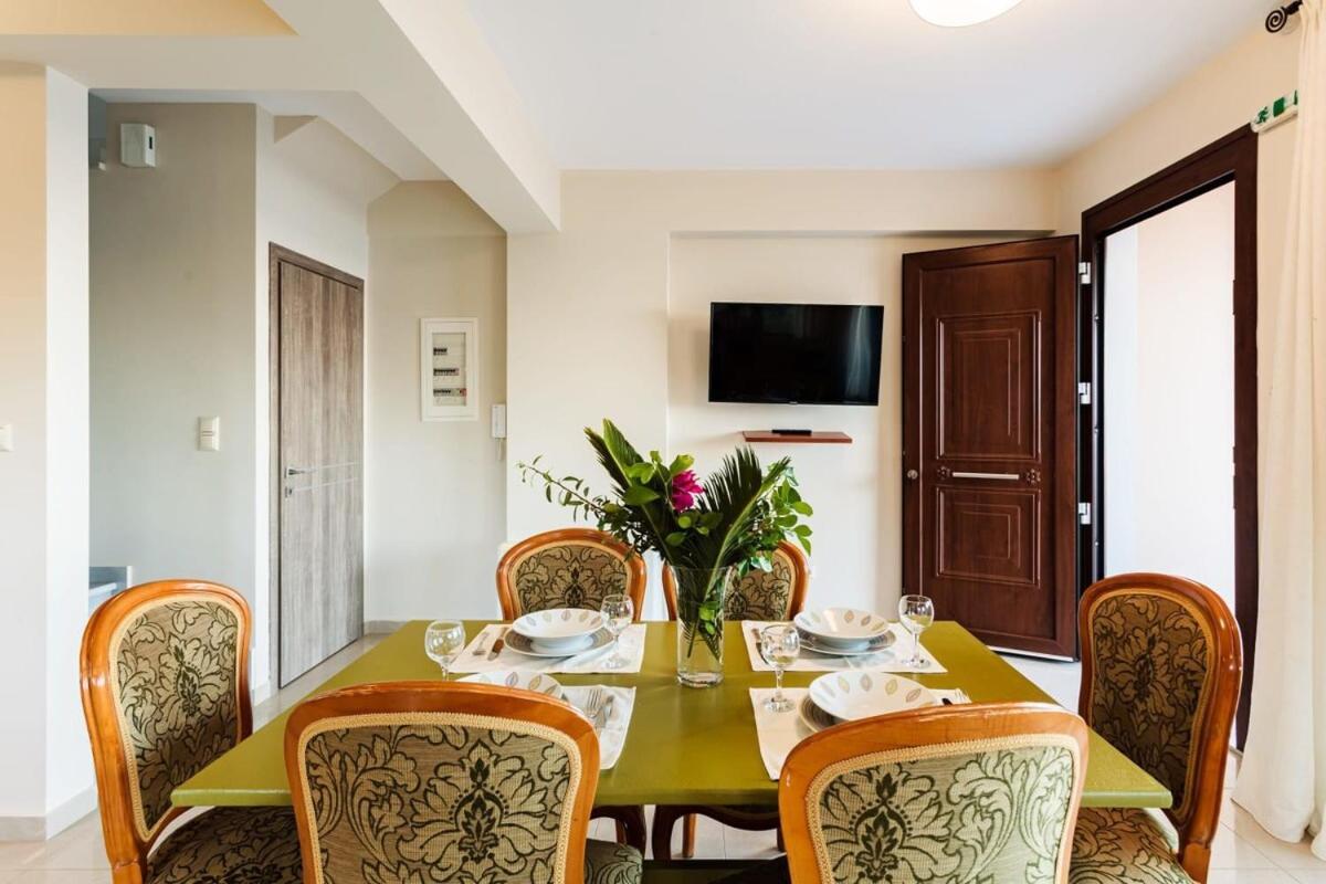 Villa Armonia - Beachfront Majestic Retreat Petalídhion 외부 사진