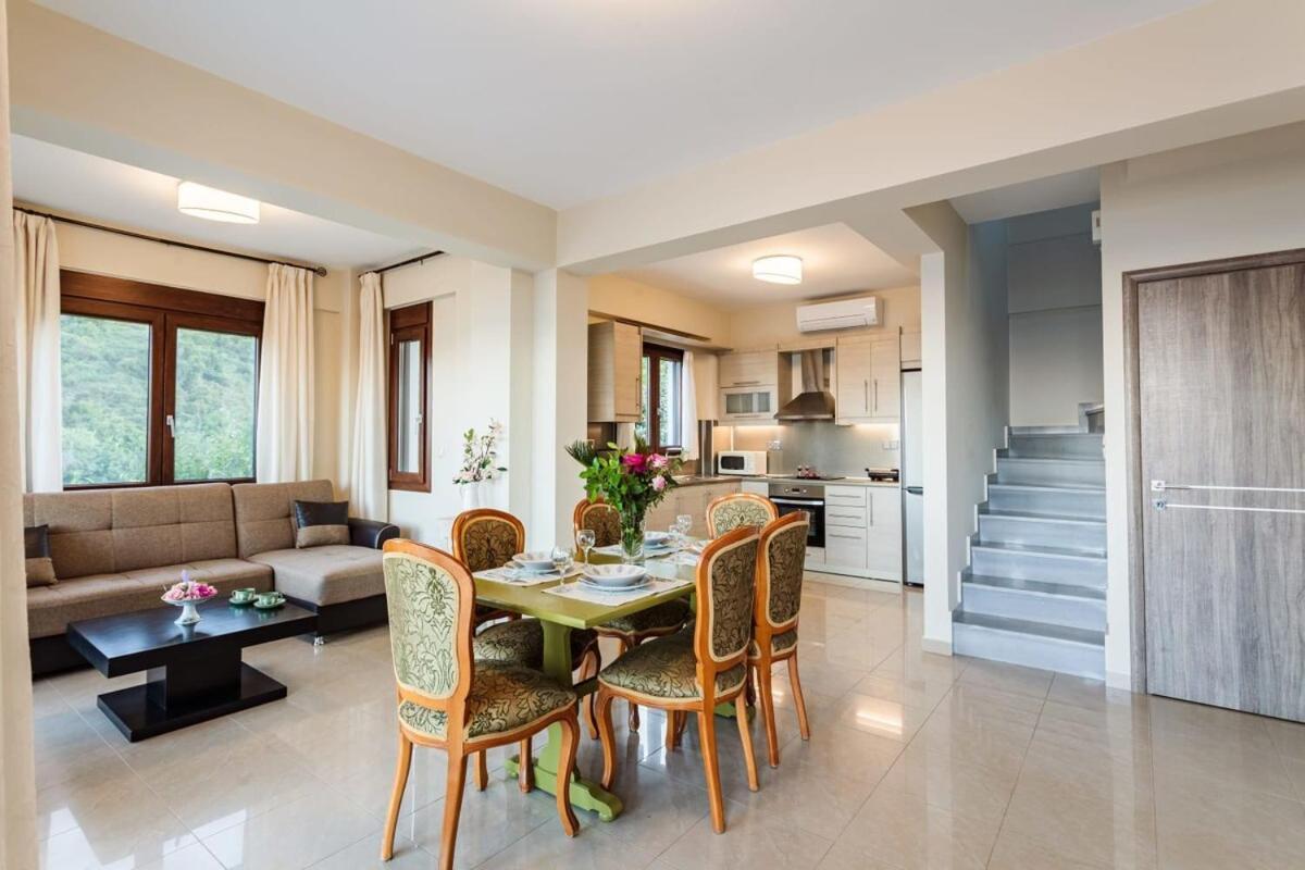 Villa Armonia - Beachfront Majestic Retreat Petalídhion 외부 사진